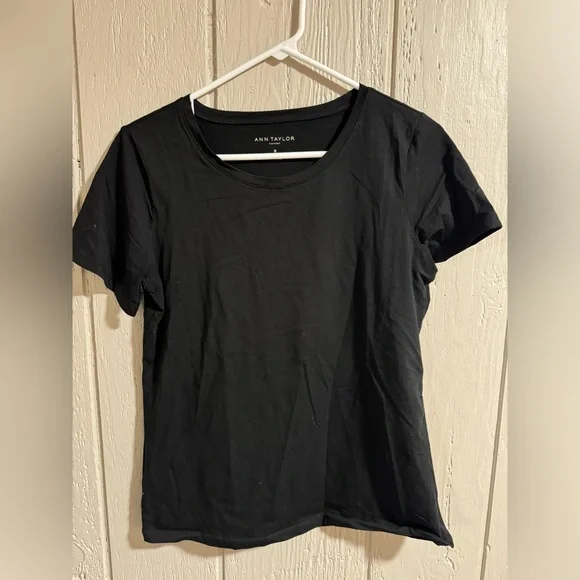 Ann Taylor black short sleeve T-shirt size small - Picture 1 of 5